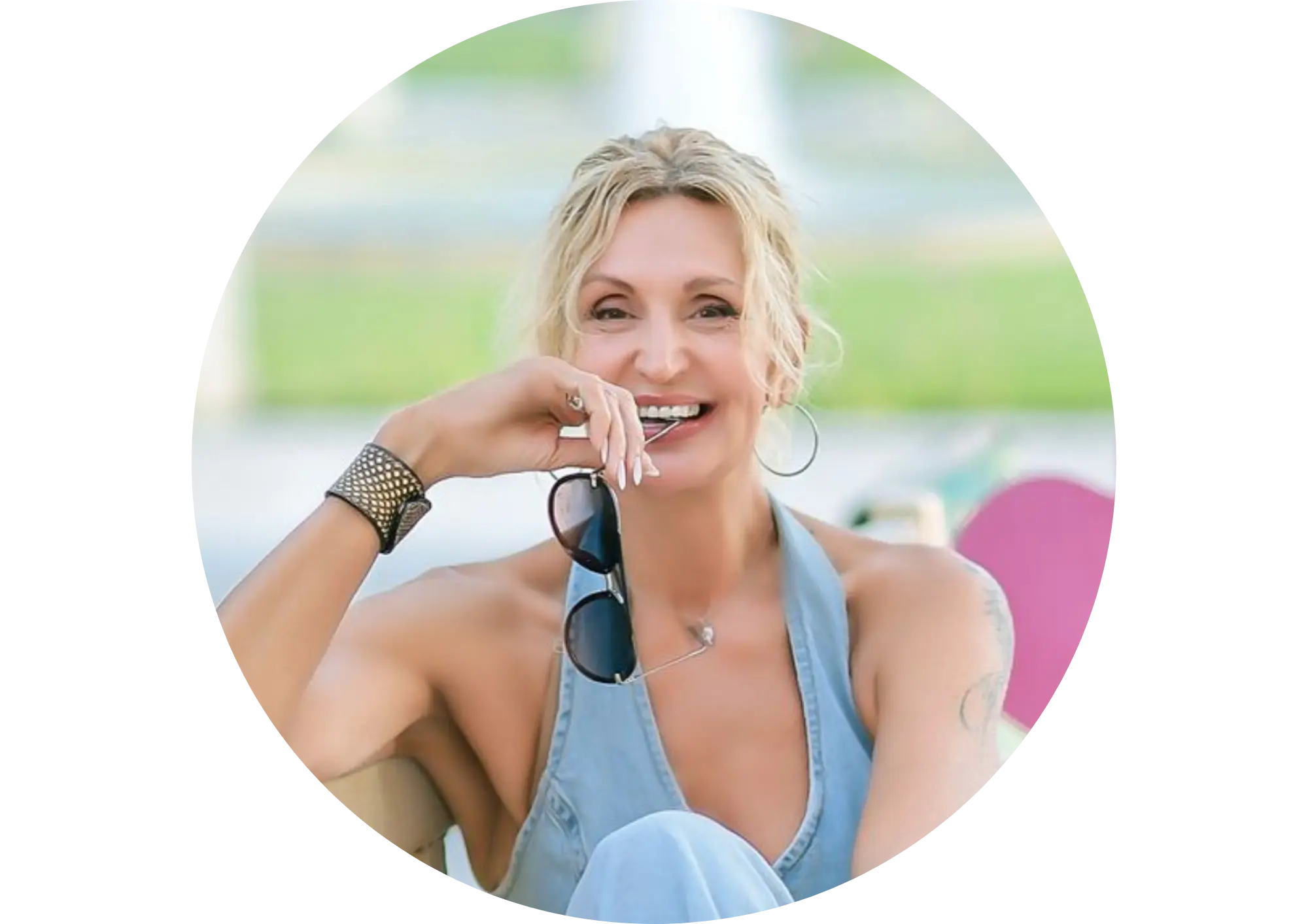 Osobnosti Noema Aura propojující své pohledy na&nbsp;osobní rozvoj a&nbsp;orientaci v&nbsp;souvislostech.